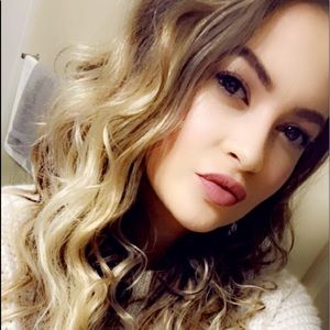 Meet your Posher, Alicia